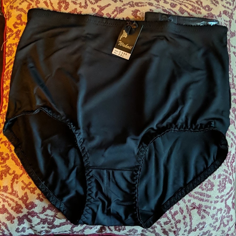 Wakoii woman underwear,  black